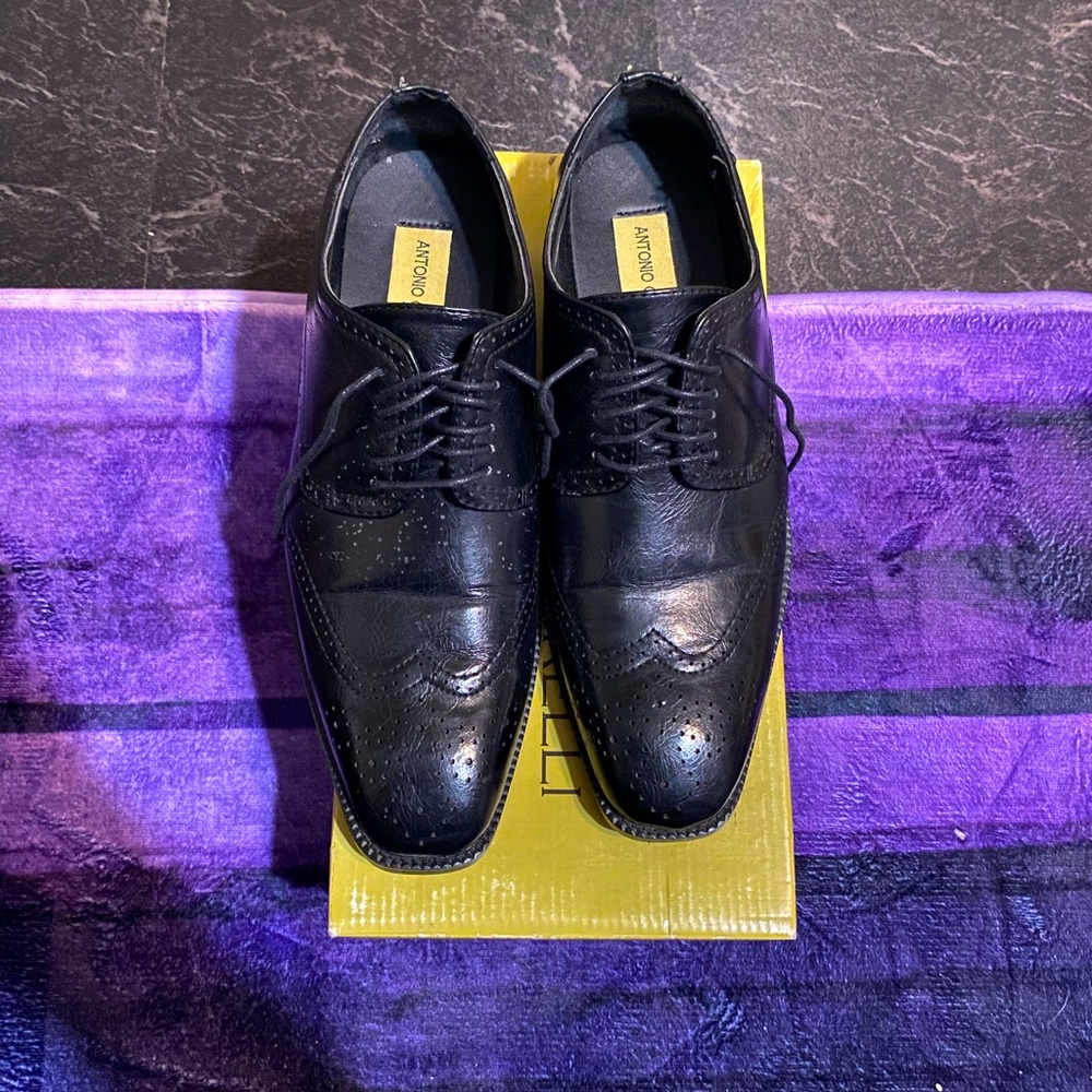Black Wing Tip Antonio Corelli